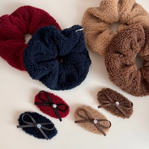 Korean Style Oversized Plush Scrunchies Soft Cloth Hair Ties Rhinestone Bow Hair Clips Set For Women Sweet Autumn Winter Hair Accessories