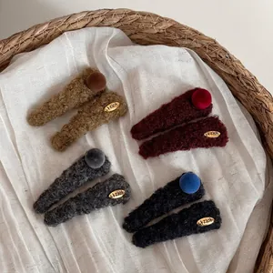 Barrettes à Cheveux BB en Tissu Peluche de Style Coréen pour Femmes Automne Hiver Chaudes Pinces à Frange Latérale