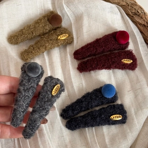 Barrettes à cheveux en peluche de style coréen en quatre couleurs avec étiquettes dorées