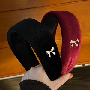 Vintage Velvet Padded Headband For Women With Metal Bowknot Elegant Solid Color Wide Hairband Autumn Winter Hair Accessory