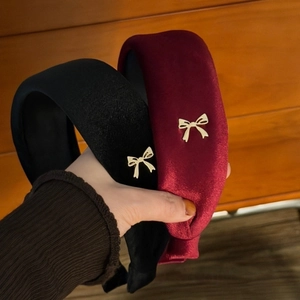 Retro velvet headband set with gold bow charms in black and burgundy red colors