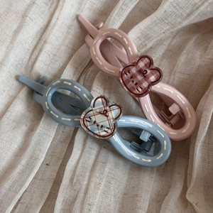 Détails de pinces à cheveux lapin rose et bleu avec motif à carreaux et design