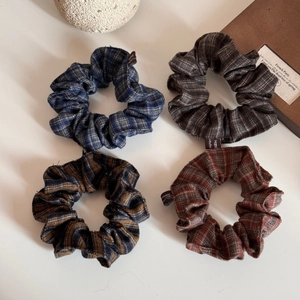 Set of 4 vintage plaid scrunchies in cotton linen fabric with handmade woven labels