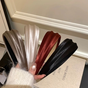 Elegant Satin Pleated Wide Headband For Women High Cranial Top Thickened Hair Hoop Simple Korean Style Everyday Hair Accessories