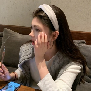 Elegant white satin wide headband for women, stylish hair accessory for volume effect