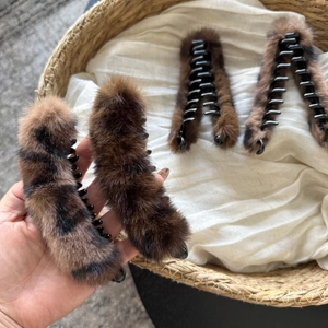Barrettes à cheveux élégantes en peluche marron foncé et motif léopard chic