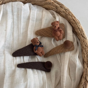 Retro plush bear hair clips set with brown bows and pom-poms for autumn winter styles