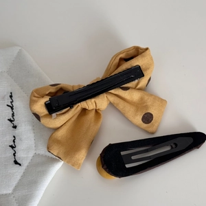 Détails de l'ensemble de pinces à cheveux à nœud jaune à pois et barrettes marron élégantes