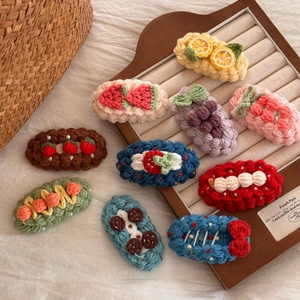 Détails de barrettes à cheveux crochetées main avec motifs fraise et citron colorés