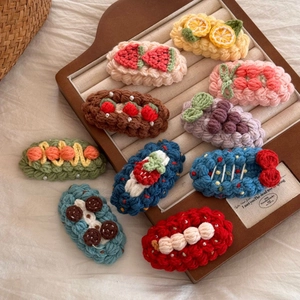 Détails de barrettes à cheveux en crochet fait main avec des formes de fraise et citron