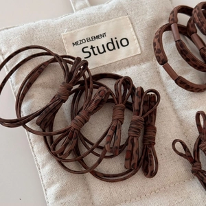Elastic leopard print hair ties set for women with vintage tortoiseshell texture style