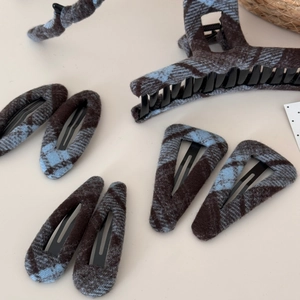 7-piece set of blue and brown plaid fabric hair claw and sweet clips for women's styling