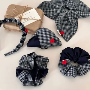 Pince à Cheveux en Tissu Écossais Bleu Marine Vintage Nœud Griffe Bouton Contraste Bandeau Chouchou Accessoires Cheveux Style Coréen
