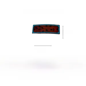 Detail view of 6.5cm leopard print hair clip with blue edges and precise measurements