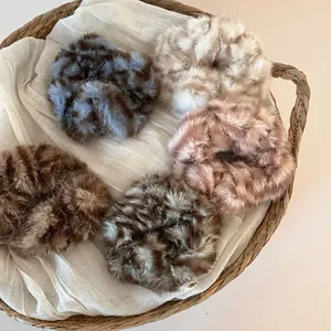 Chouchou en Peluche Imprimé Léopard Haute Élasticité Fausse Fourrure Douce Automne Hiver Grand Élastique Cheveux Femme