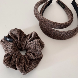 Set de serre-tête léopard vintage en velours avec chouchou assorti pour accessoires
