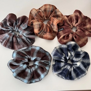 Lot de 5 chouchous vintage à carreaux en tissu aspect laine marron, orange et bleu marine