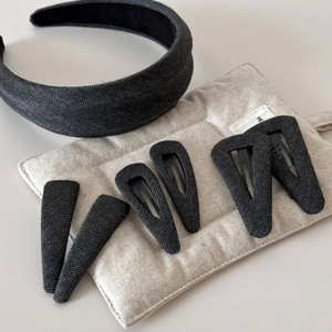 Détails du lot de 7 pinces à cheveux et serre-tête rembourré en tissu gris foncé