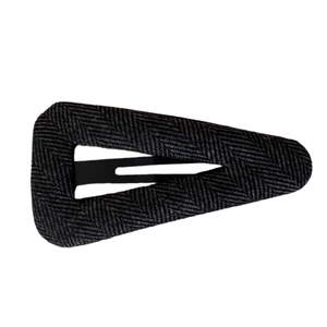 Barrette BB triangulaire en tissu à chevrons gris foncé avec structure en métal