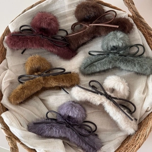 Pinces à cheveux en fausse fourrure avec nœud en cuir en six couleurs d'automne