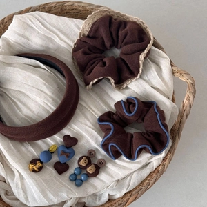 Set d'accessoires cheveux coréens avec serre-tête tricoté et chouchous ours marron