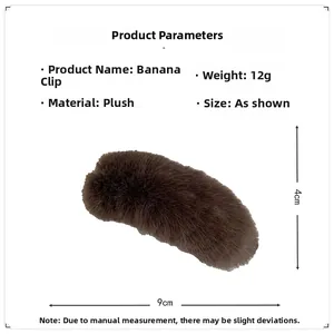 Detailansicht einer 12g dunkelbraunen Plüsch-Bananen-Haarklammer, Maße 9cm x 4cm für Damen