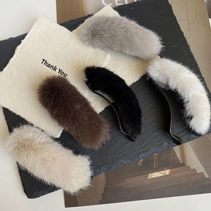 Set mit 5 modischen Plüsch-Bananen-Haarspangen in neutralen Farben für Herbst/Winter