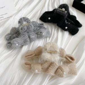 Knitted Wool Bow Hair Claw Clip With Faux Artificial Pearl Plush Shark Clip Elegant Korean Style Hair Styling Accessory For Women