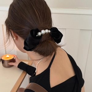 French Vintage Velvet Scrunchies With Faux Artificial Pearl Elegant Thick Elastic Hair Ties For Women Autumn Winter Hair Accessories
