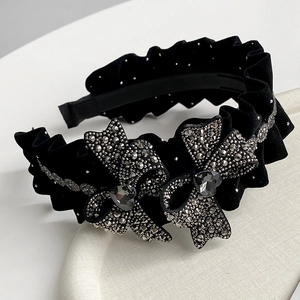 Vintage Black Velvet Pleated Headband Women French Elegant Bow Headwear With Rhinestone Heart Stone Fashion Hair Hoop