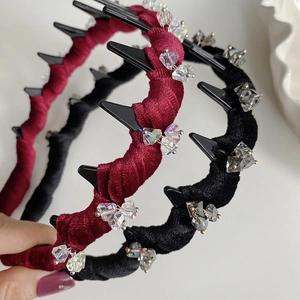 Velvet wavy headband with teeth and crystal beads in wine red and classic black