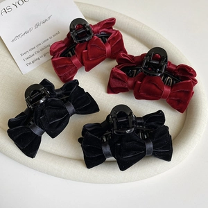 Elegant velvet bow hair clips in wine red and black for elegant hairstyle styling