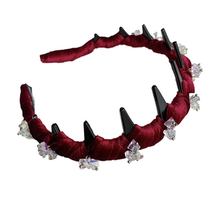 Velvet wavy headband with teeth and sparkling crystal pendants for women hair accessories
