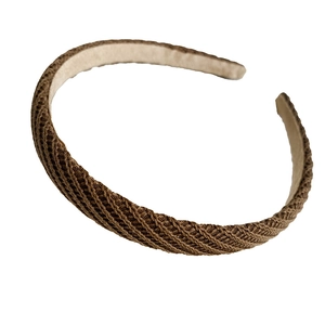Serre-tête en tricot marron minimaliste avec motif tissé en sergé et doublure intérieure