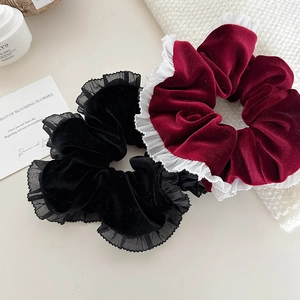 Chouchous élégants en velours et dentelle noir et bordeaux pour accessoires cheveux