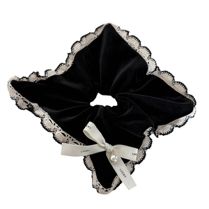 Haargummi aus Samt mit weißer Spitze, Lucky-Schleife und eleganter Perle im Vintage-Stil