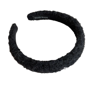Serre-tête épais en peluche noire pour femme avec étiquette faite à la main