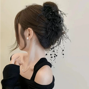 Vintage Black Feather Hair Claw Clip With Beaded Tassel Elegant Faux Artificial Pearl Shark Clip Fashion Winter Hair Accessories For Women