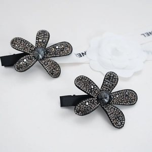 Vintage Sparkling Rhinestone Flower Hair Clip Alloy Duckbill Clip Elegant Black Floral Side Clip Headwear For Women Accessory