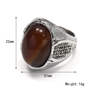 Anello vintage da uomo in acciaio al titanio con pietra marrone e dettagli pavé neri