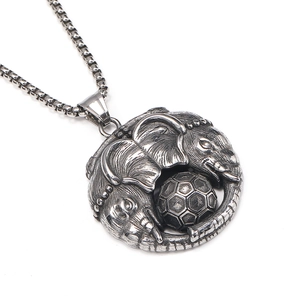 Pendentif éléphant et football en acier inoxydable vintage avec finition argent vieilli