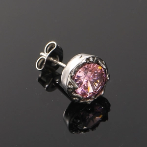 Clou d'oreille rétro en acier inoxydable avec zircon rose serti couronne sur miroir noir