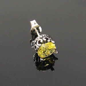 Clou d'oreille rétro en acier titane avec zircon jaune ovale et motifs gravés vintage