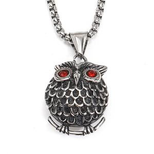 Vintage Silber Eule Anhänger Kette mit roten Edelsteinaugen und detaillierten Federn