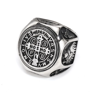 Vintage St. Benedikt Kreuz Ring für Herren aus Edelstahl in Retro-Silber mit Gravur-Symbolen