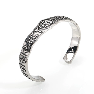 Bracciale vichingo nordico con rune bussola e simbolo triquetra in argento vintage