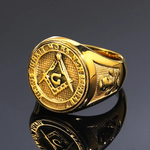 Vintage-Freimaurer-Ring mit 18k Goldbeschichtung, Freimaurer-Logo und Totenkopf