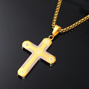 Collier hip hop avec croix en carbone et diamants en finition or et argent poli