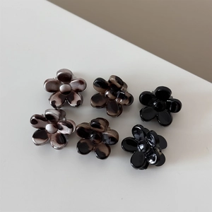 Set of six mini leopard print and black flower hair claws for bangs and loose hair