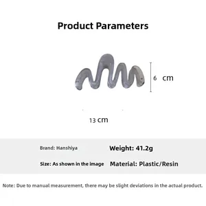 Detailed size specifications for the 13cm wave-shaped translucent grey hair claw clip